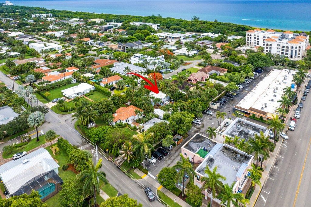 Photo of 902 E Boca Raton Road, Boca Raton, FL 33432 (MLS # R11154723)