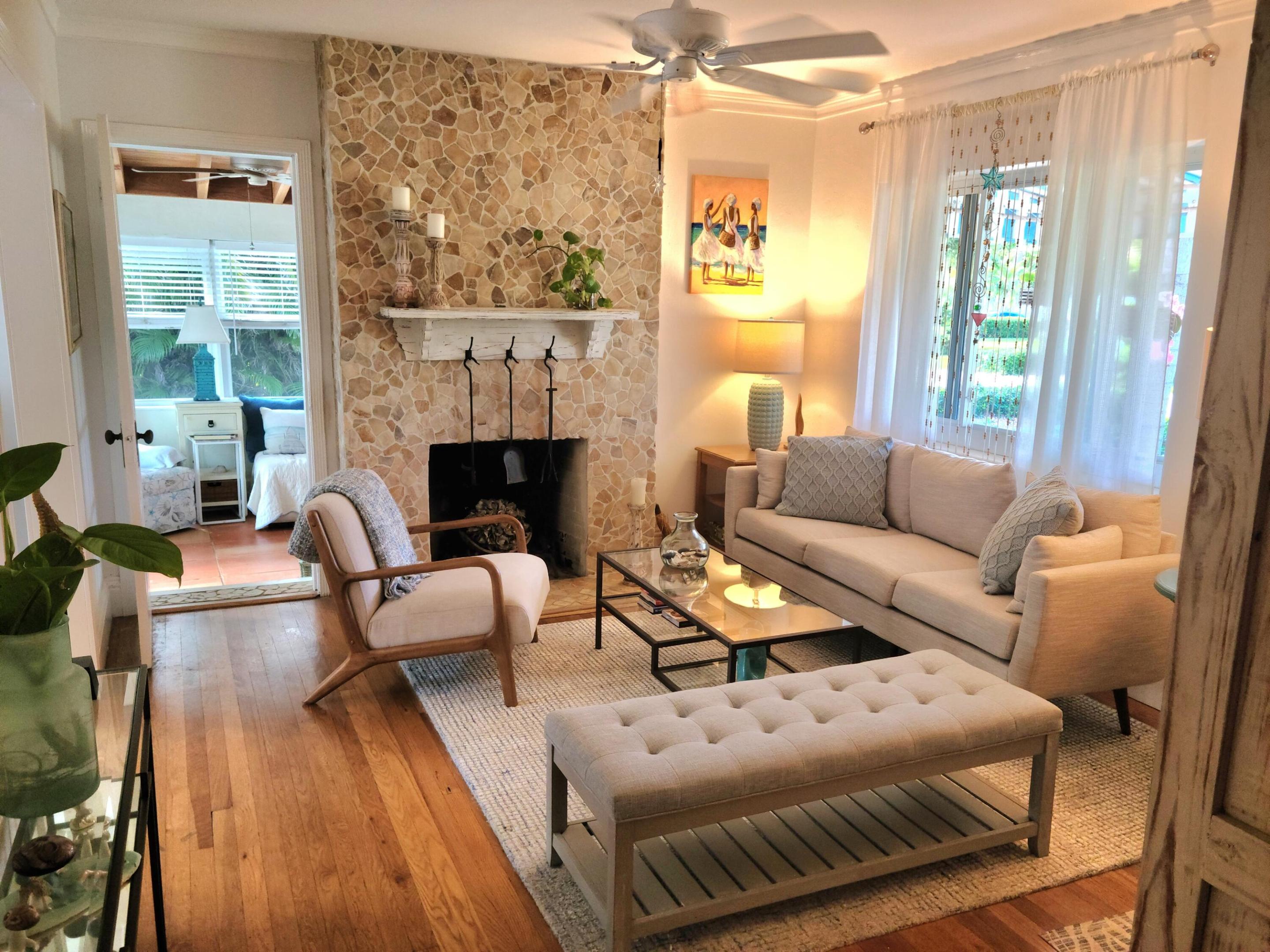 902 E Boca Raton Road