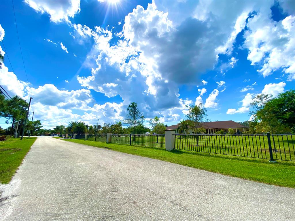 PALM BEACH FARMS CO 3 - Residential