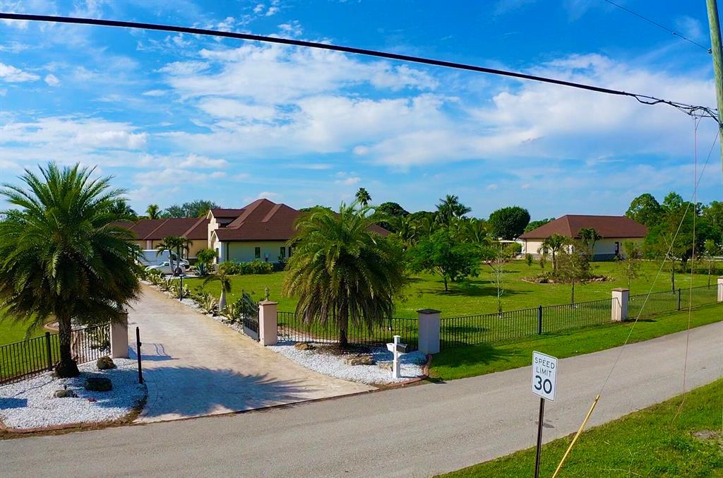 PALM BEACH FARMS CO 3 - Residential