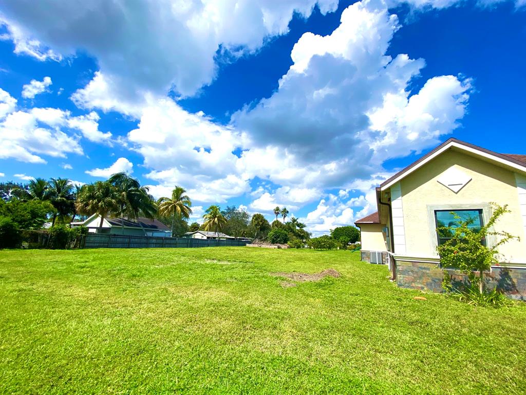 PALM BEACH FARMS CO 3 - Residential