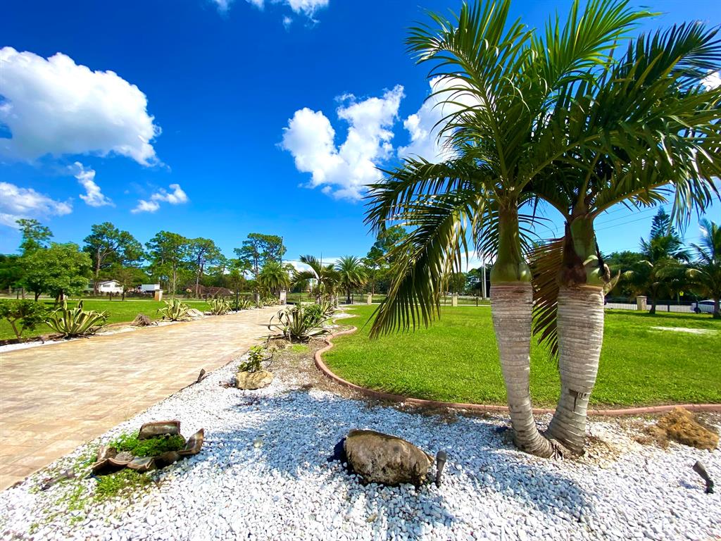 PALM BEACH FARMS CO 3 - Residential