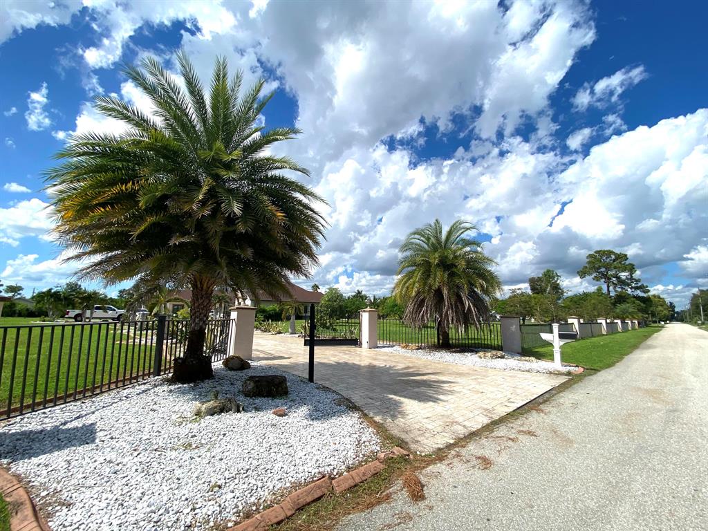 PALM BEACH FARMS CO 3 - Residential