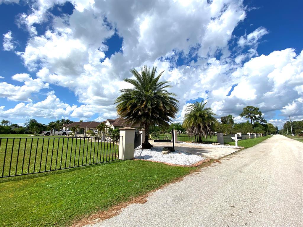 PALM BEACH FARMS CO 3 - Residential