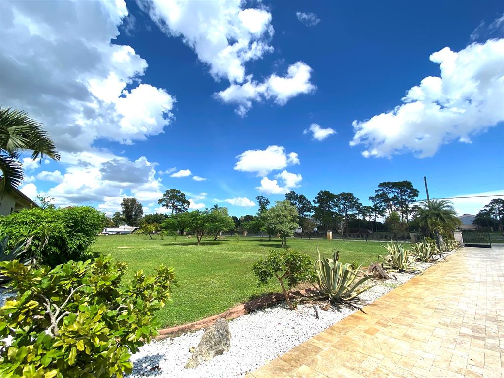 PALM BEACH FARMS CO 3 - Residential