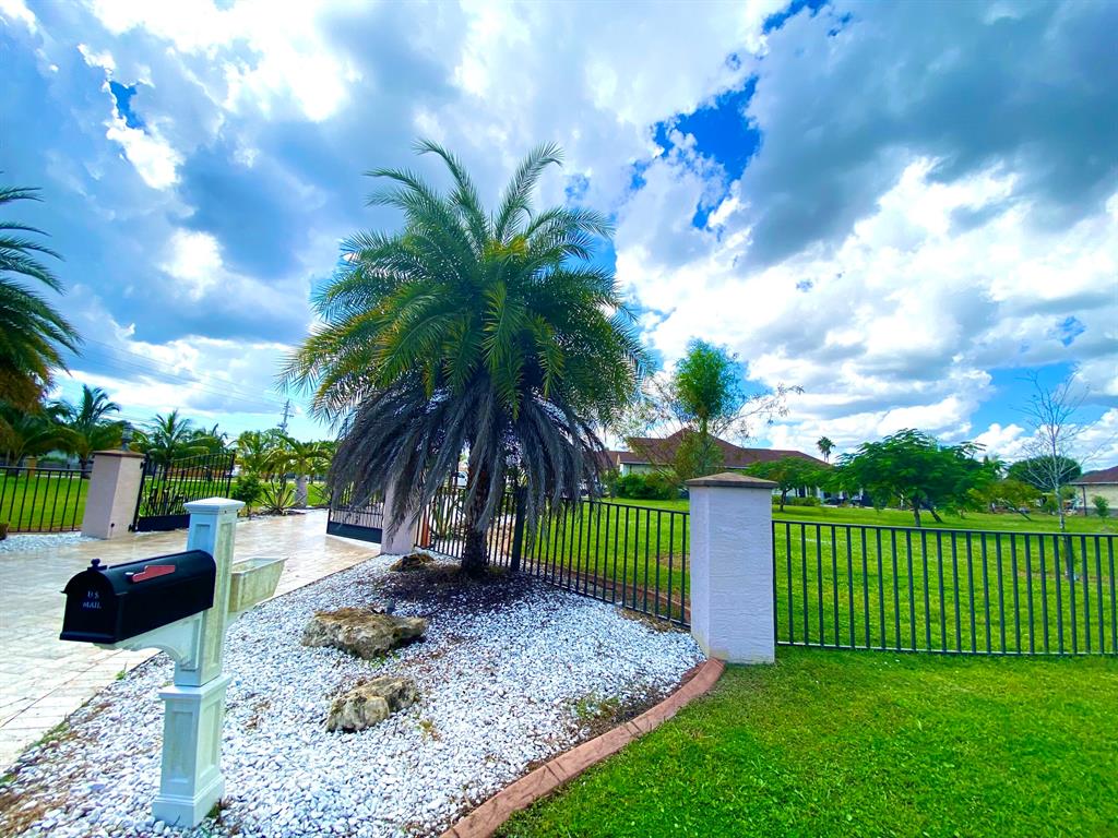 PALM BEACH FARMS CO 3 - Residential