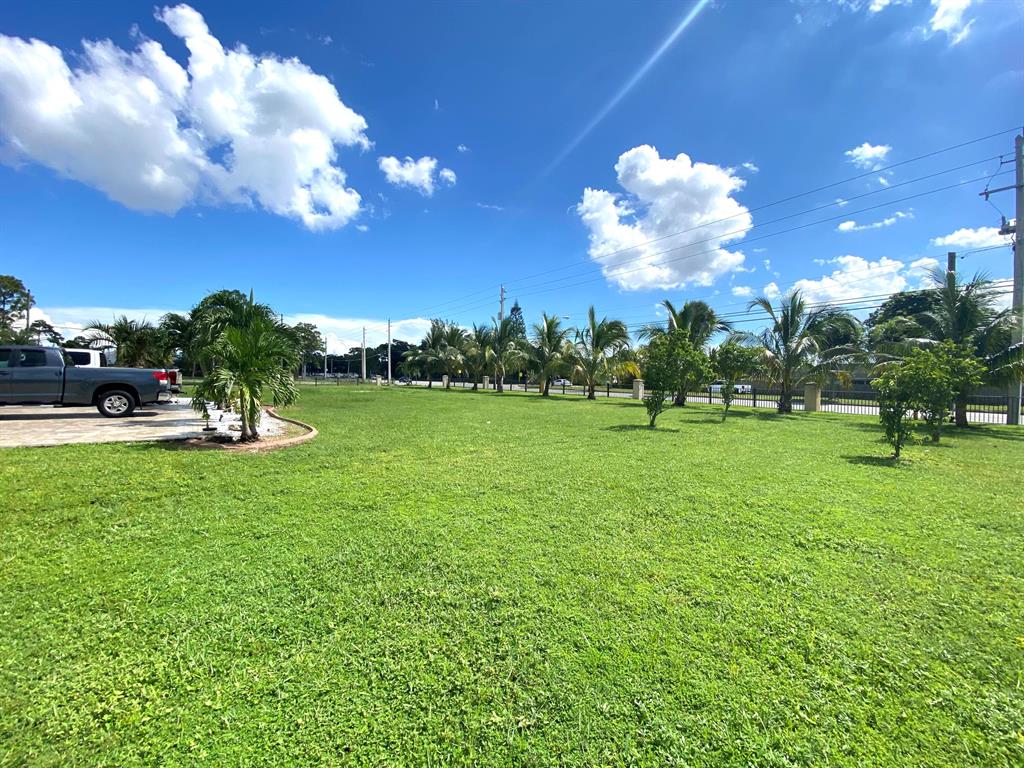 PALM BEACH FARMS CO 3 - Residential