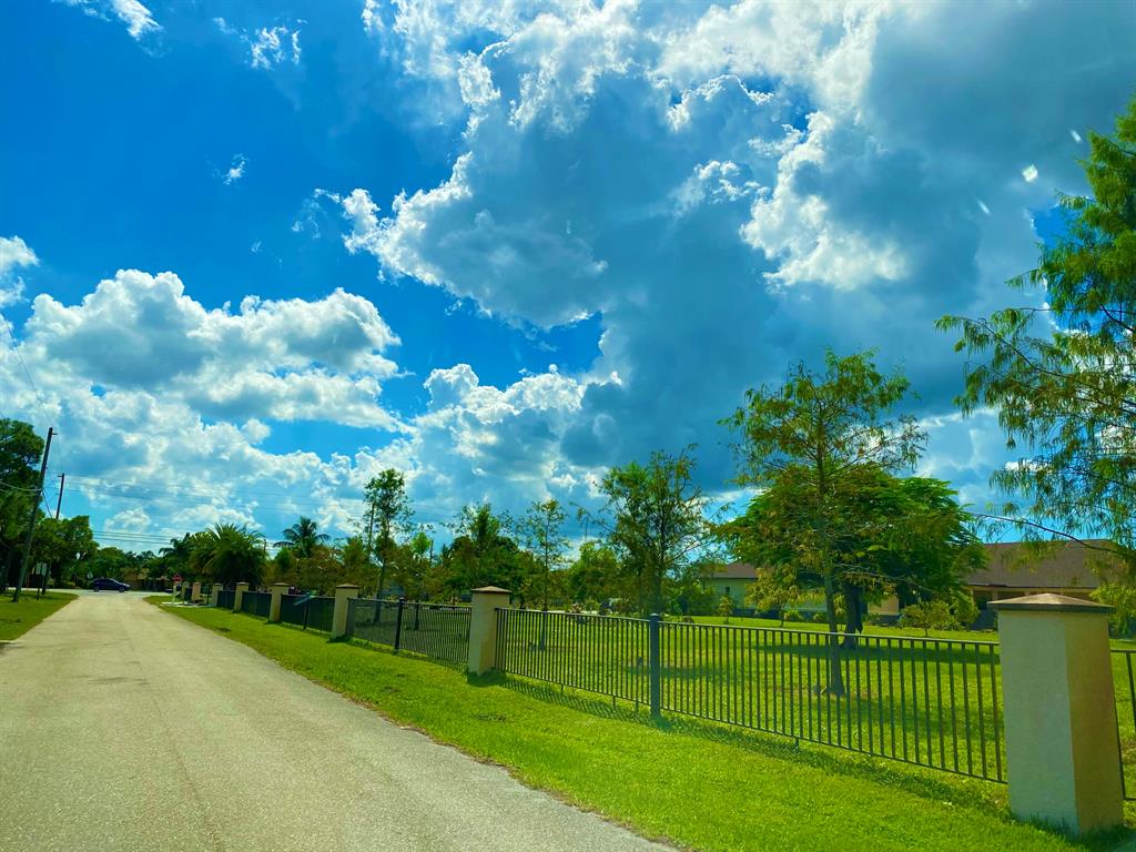 PALM BEACH FARMS CO 3 - Residential