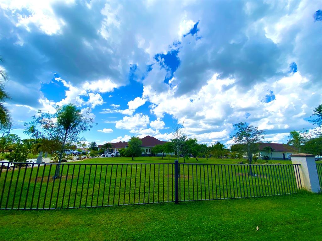 PALM BEACH FARMS CO 3 - Residential