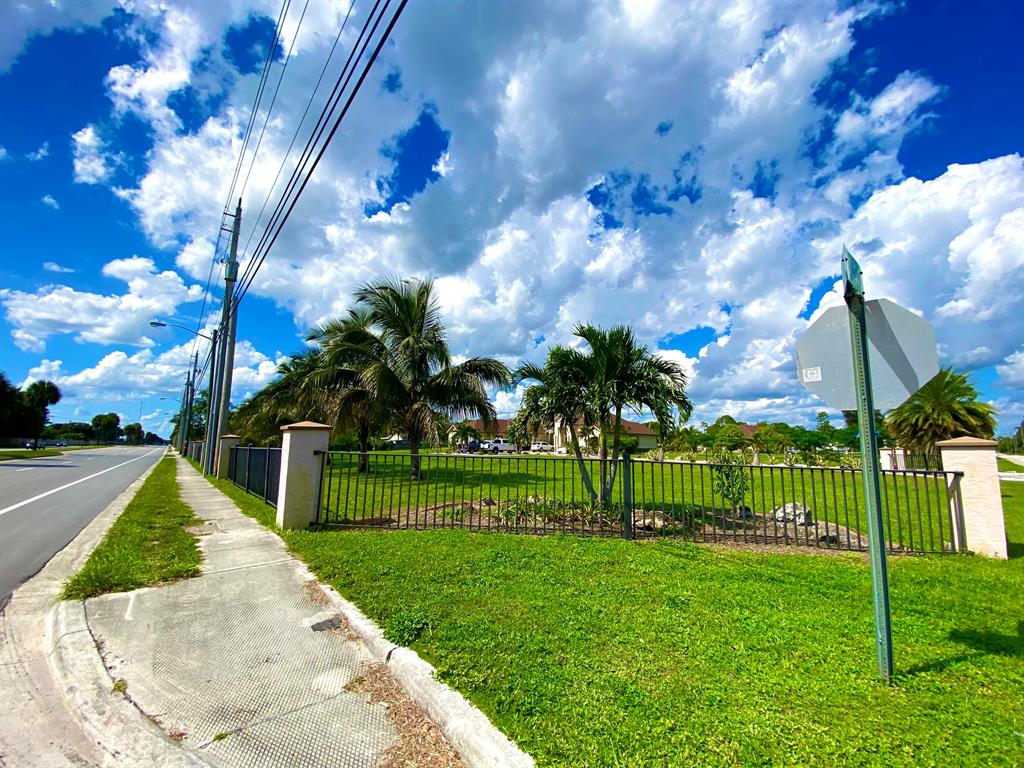 PALM BEACH FARMS CO 3 - Residential