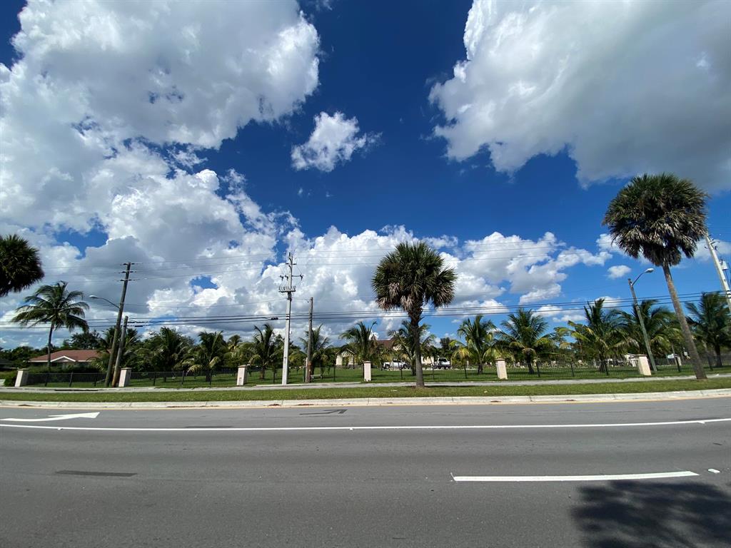 PALM BEACH FARMS CO 3 - Residential