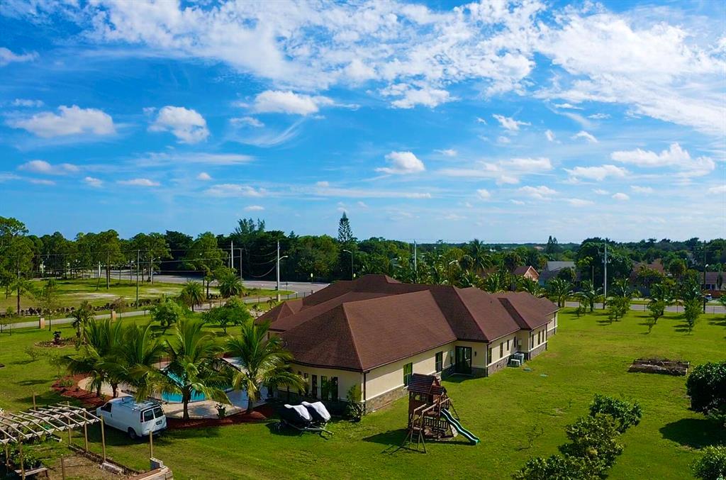 PALM BEACH FARMS CO 3 - Residential