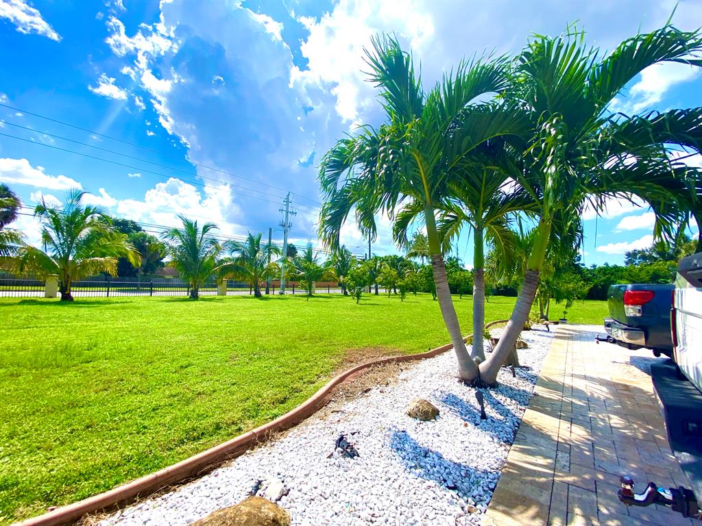 PALM BEACH FARMS CO 3 - Residential