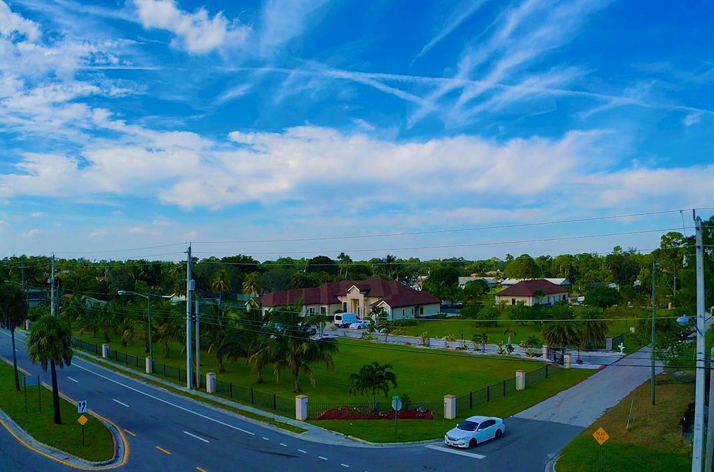 PALM BEACH FARMS CO 3 - Residential