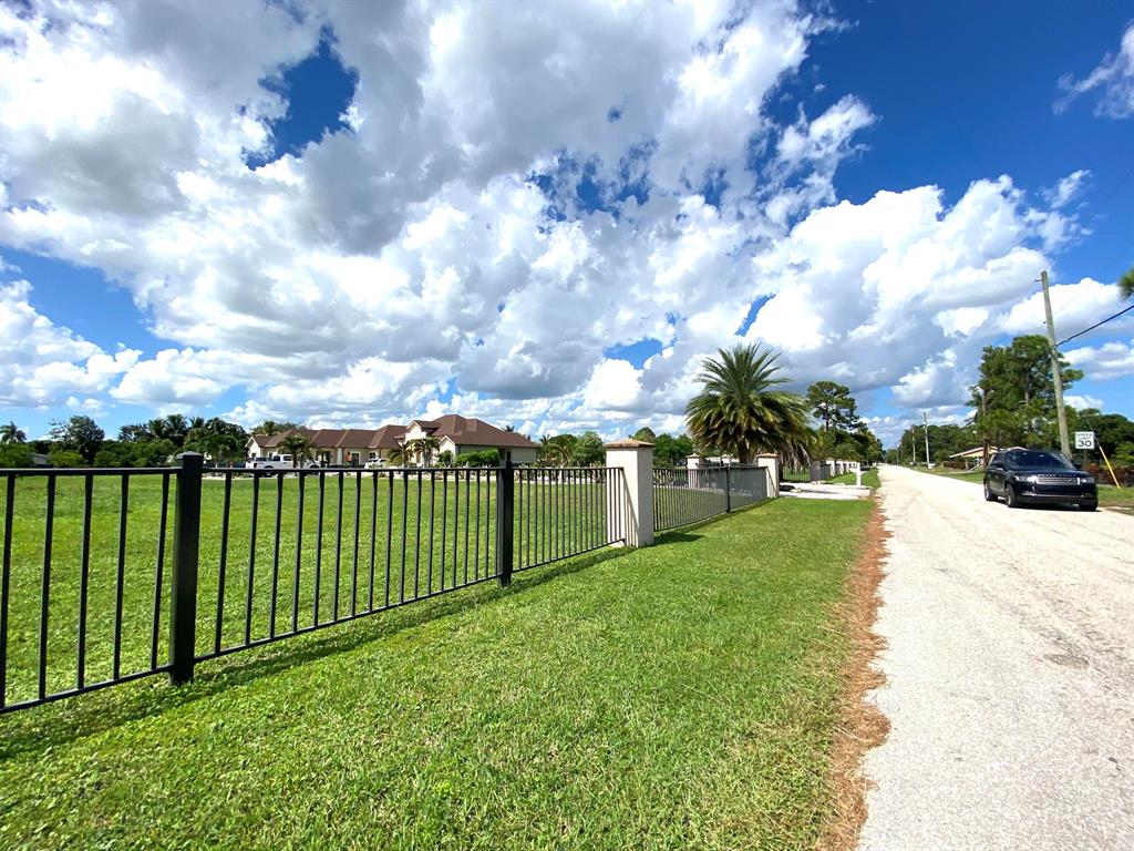 PALM BEACH FARMS CO 3 - Residential