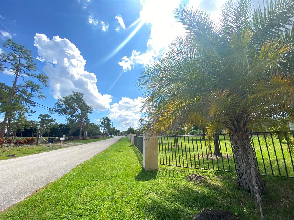 PALM BEACH FARMS CO 3 - Residential