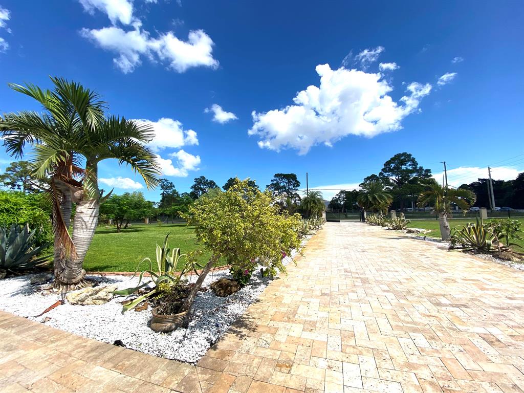 PALM BEACH FARMS CO 3 - Residential