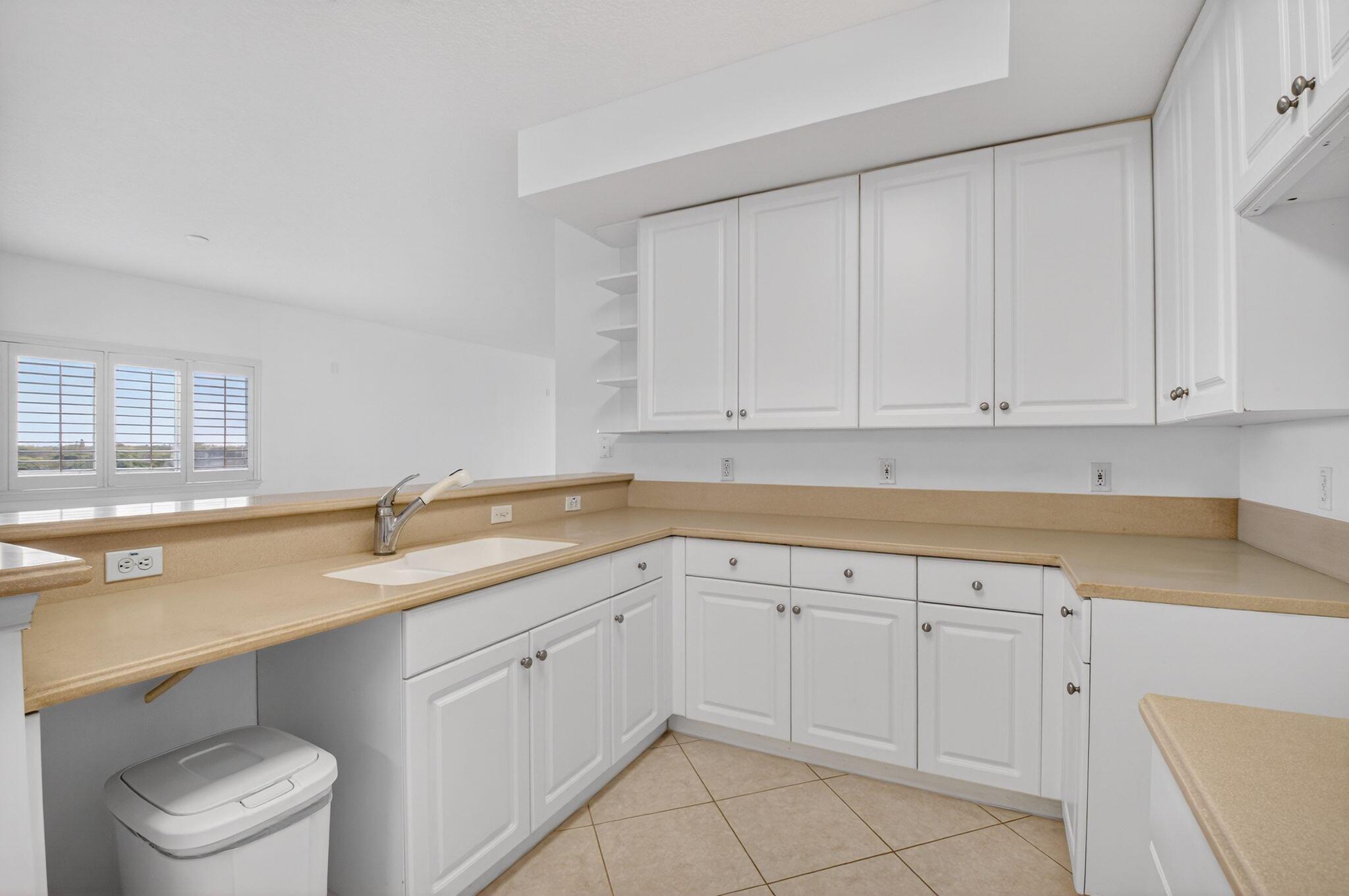 CORONADO AT BOCA RATON CO - Residential