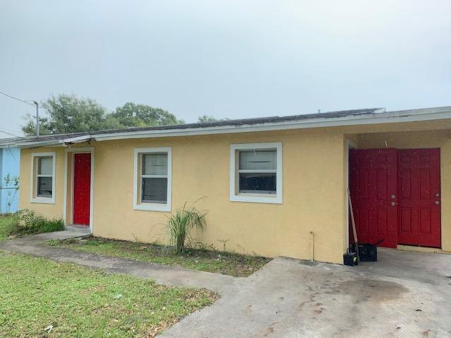 RECENTLY UPDATED CONCRETE BLOCK STUCCO HOME. 2 BEDROOM 1 BATH. NEWER KITCHEN AND BATH, TILE FLOORING THROUGHOUT HOME. NEW WATER HEATER.
ON SITE AUCTION FEB 8 AT 11:45 AM, PREVIEW AT 11:15 AM AUCTION DAY. 10% BUYERS PREMIUM DUE AUCTION DAY WITH BALANCE DUE 30 DAYS AFTER. GUARANTEE FREE AND CLEAR TITLE. OPENING BID IS $35,000.00