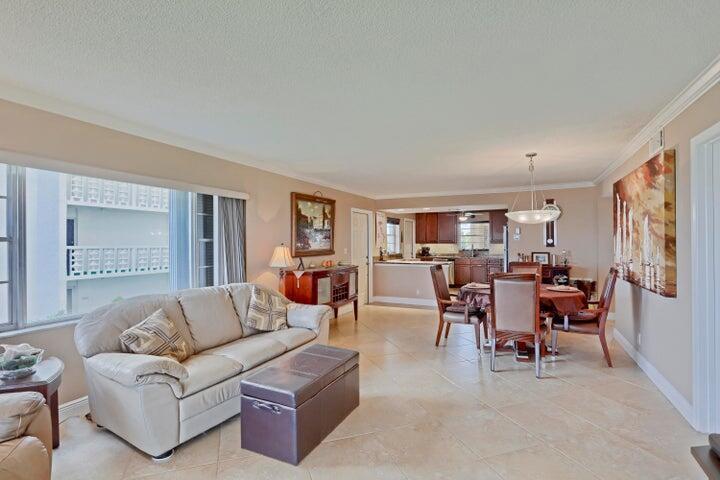 501 Lake Shore Drive 206