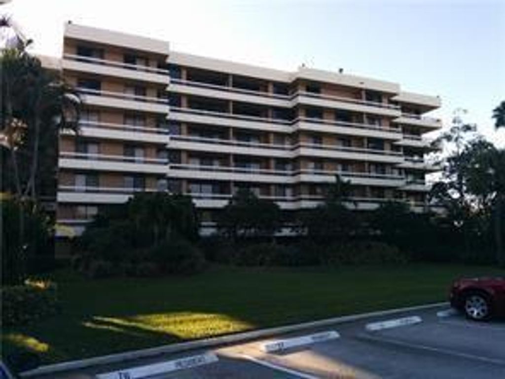 Photo of 23200 Camino Del Mar #408, Boca Raton, FL 33433 (MLS # F10443946)