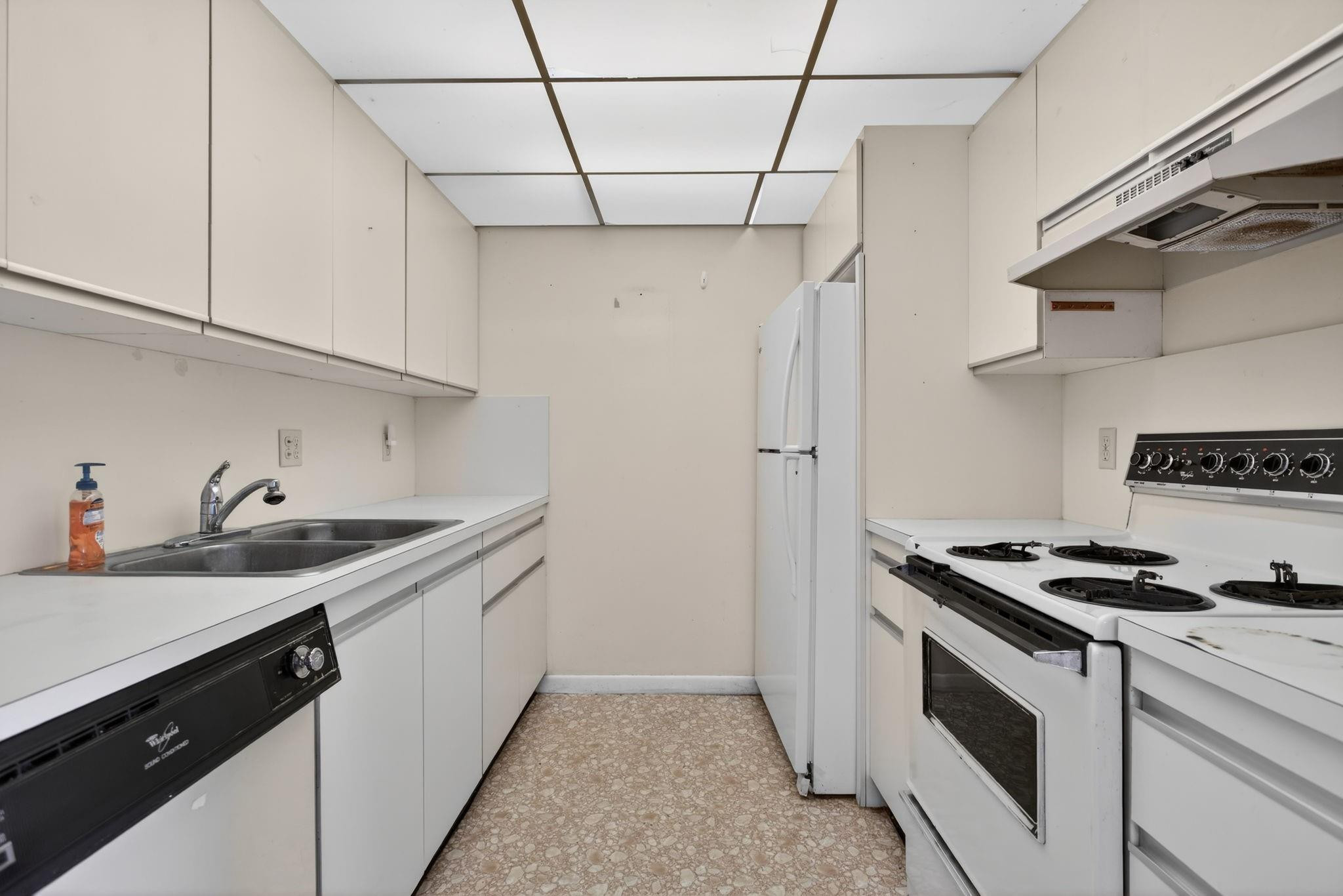 WYNMOOR VILLAGE - Residential