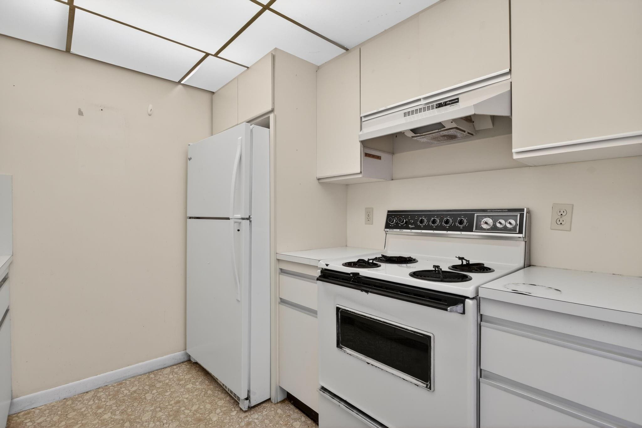 WYNMOOR VILLAGE - Residential