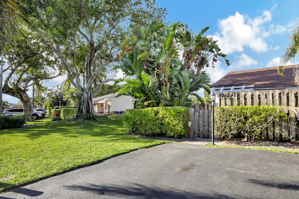 Photo of 1021 NW 53rd Street, Deerfield Beach, FL 33064 (MLS # R10958372)