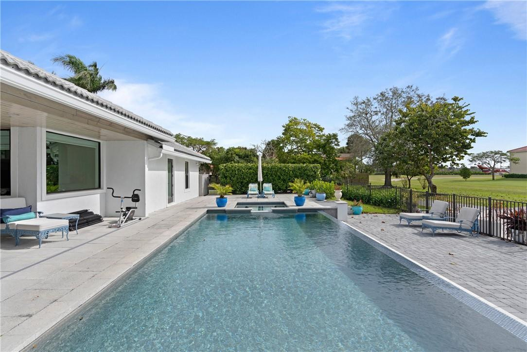 WELLINGTON AERO CLUB - Residential