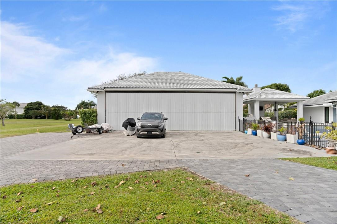 WELLINGTON AERO CLUB - Residential