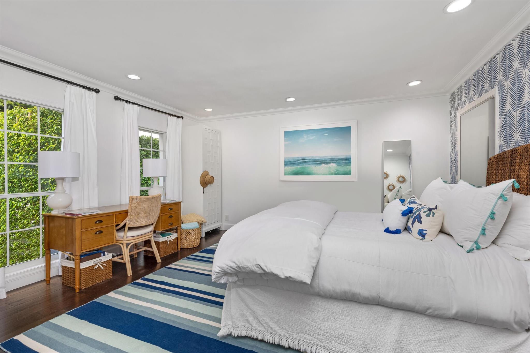 JAMAICA LANE IN - Residential