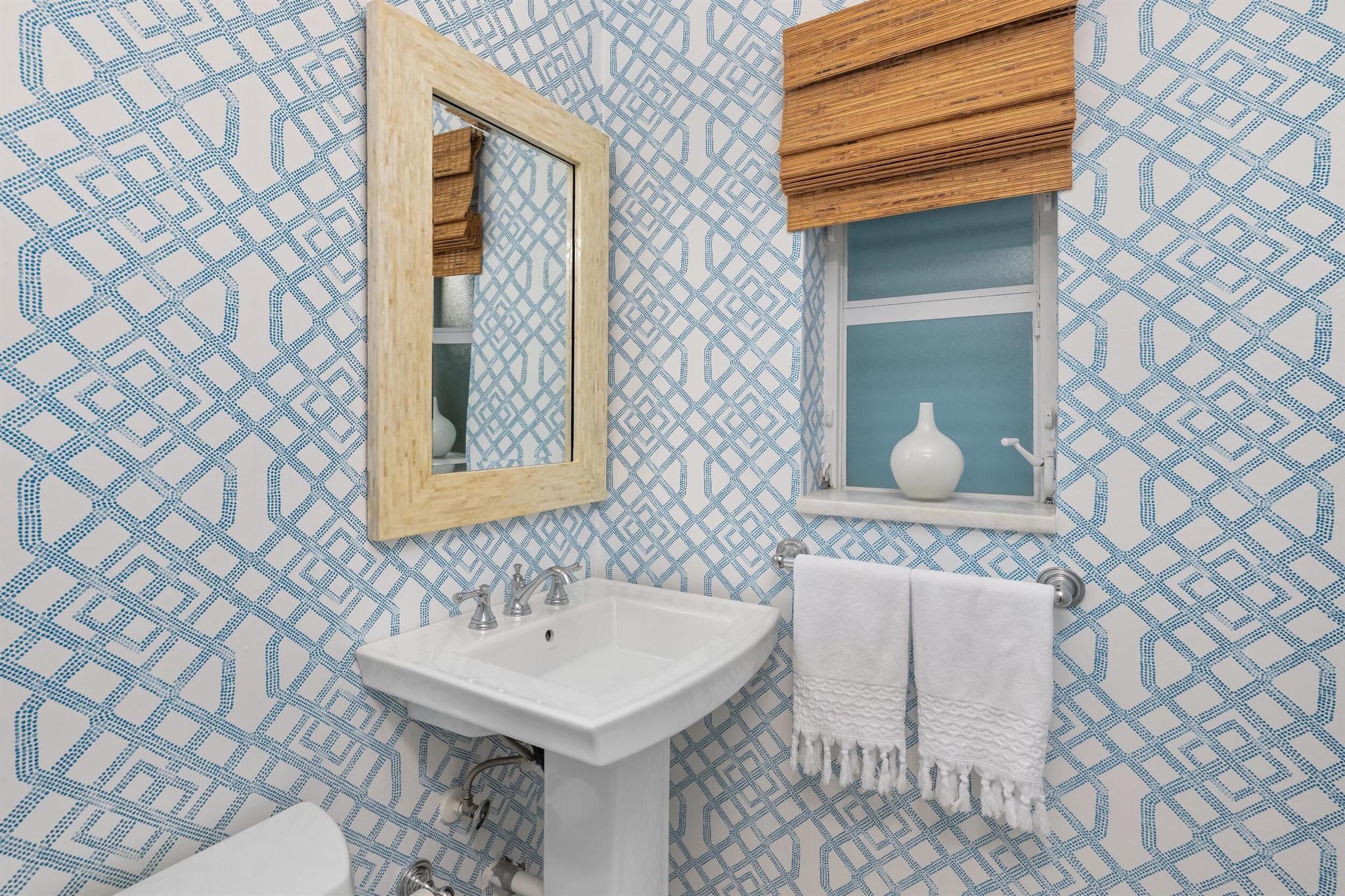 JAMAICA LANE IN - Residential