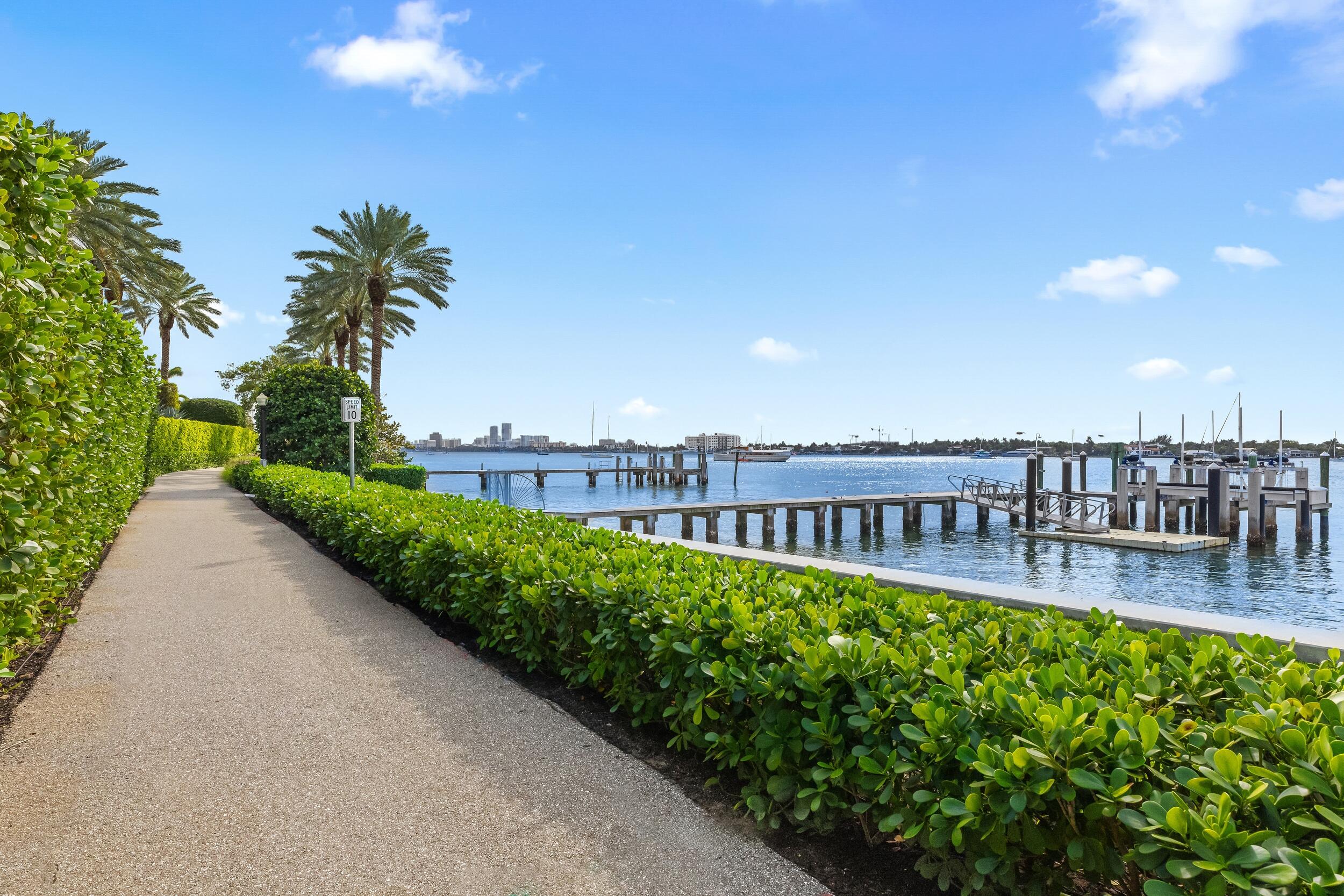 JAMAICA LANE IN - Residential