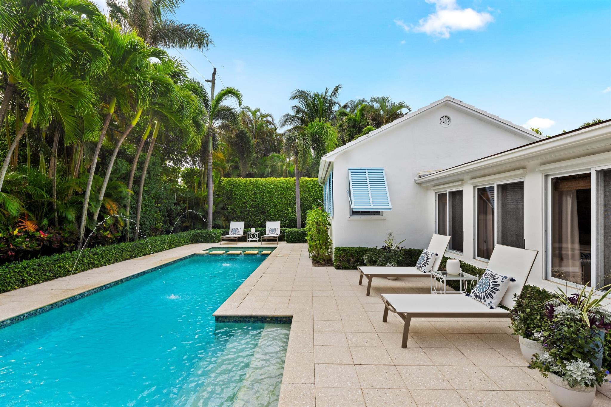 JAMAICA LANE IN - Residential