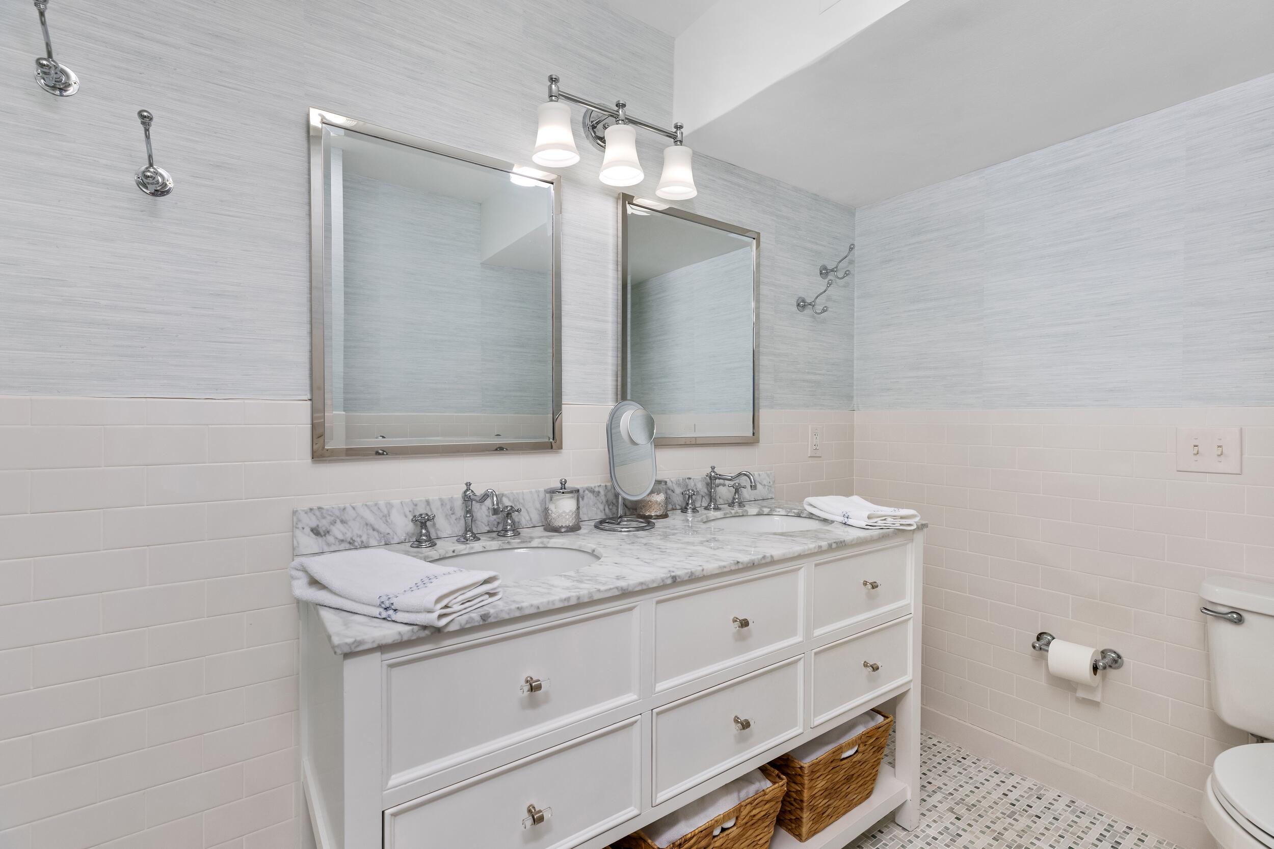 JAMAICA LANE IN - Residential