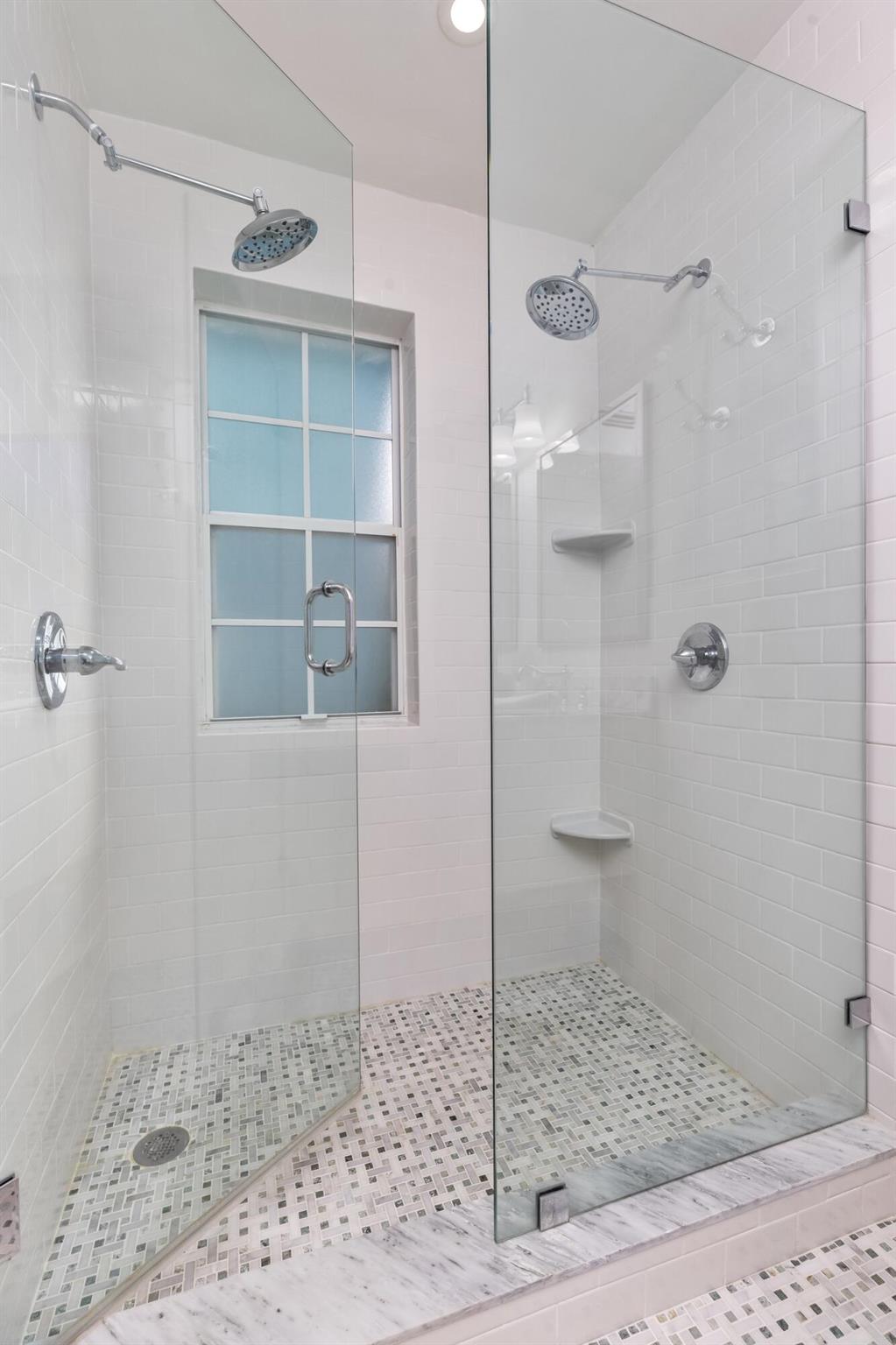 JAMAICA LANE IN - Residential