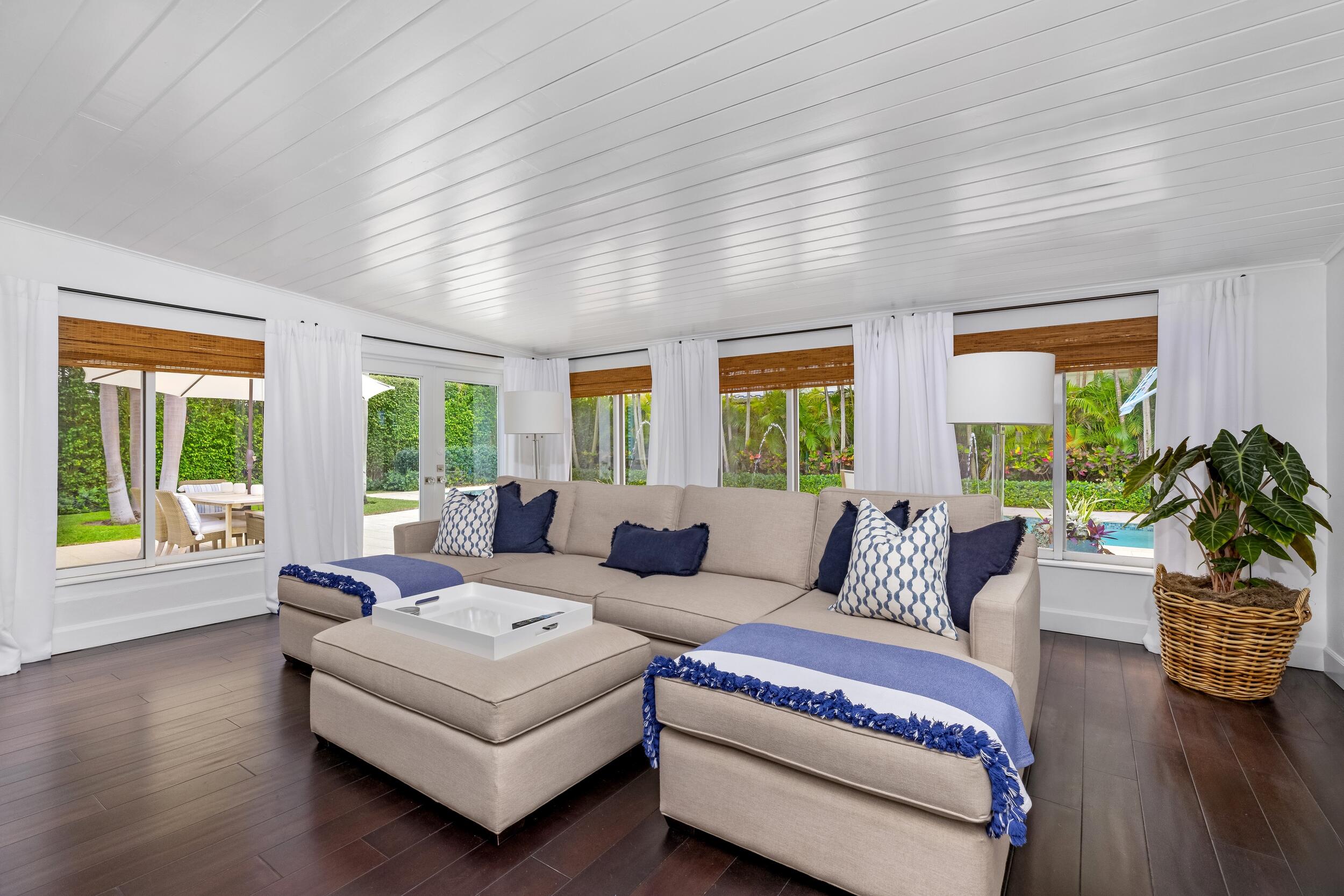 JAMAICA LANE IN - Residential