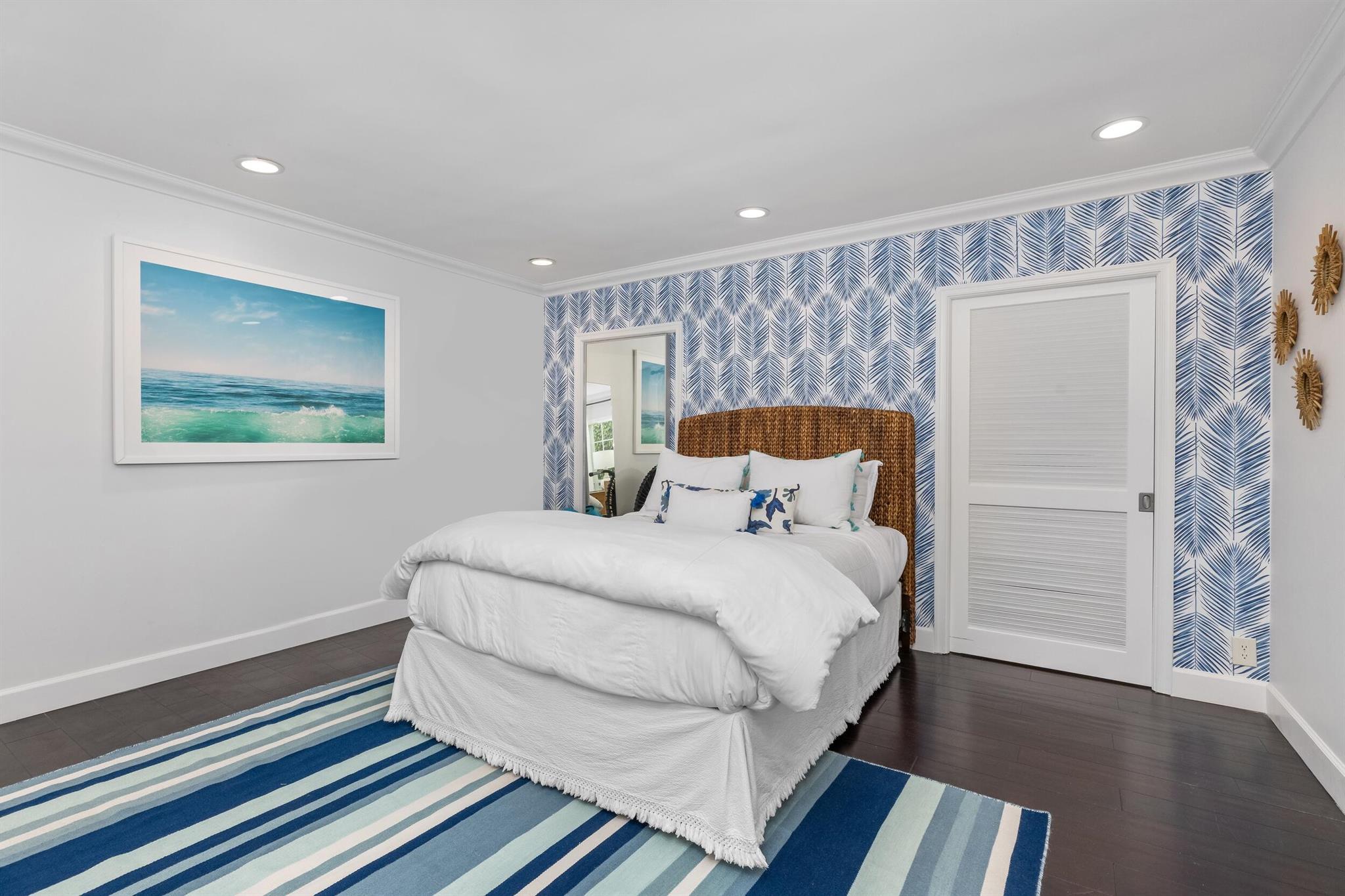 JAMAICA LANE IN - Residential