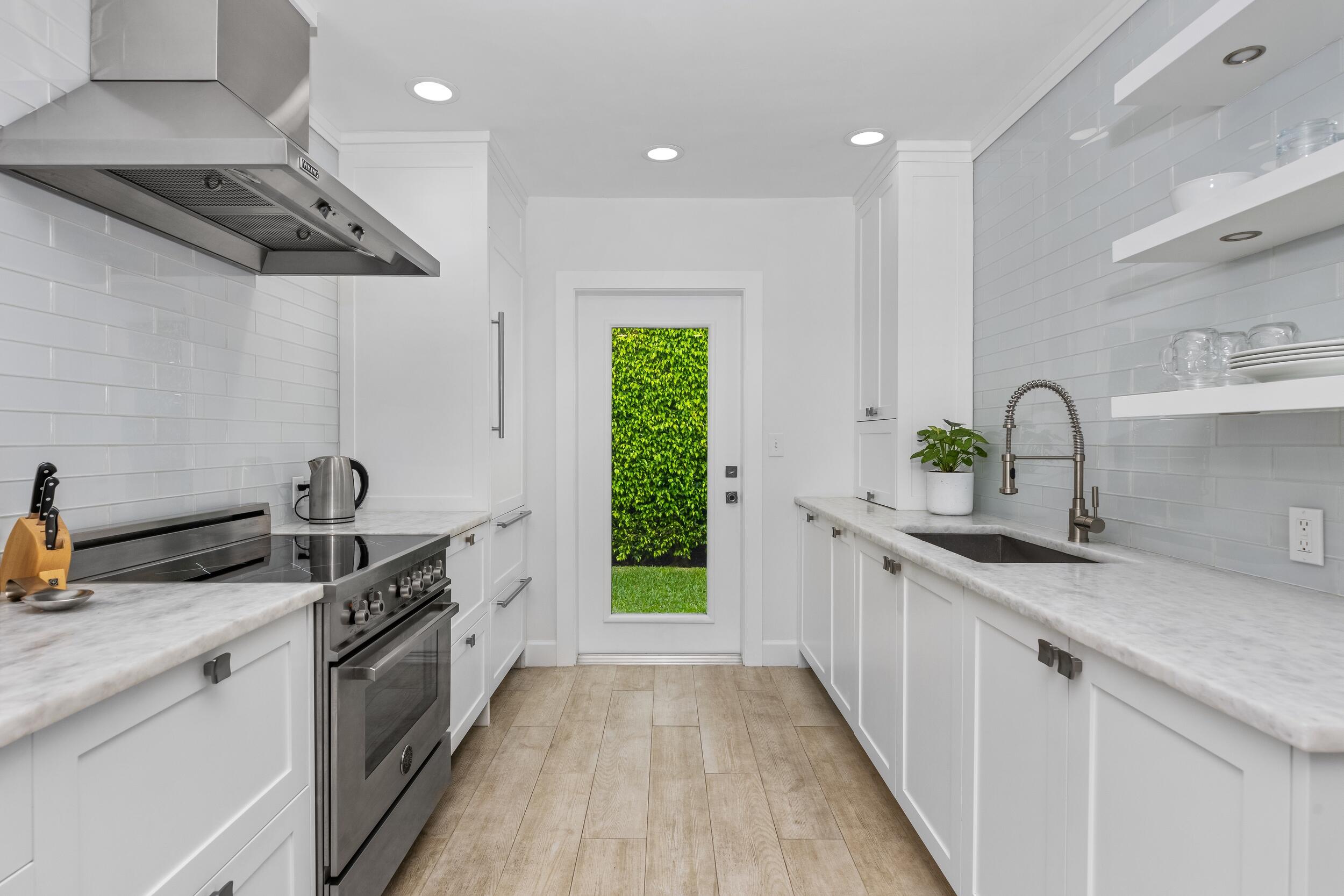 JAMAICA LANE IN - Residential