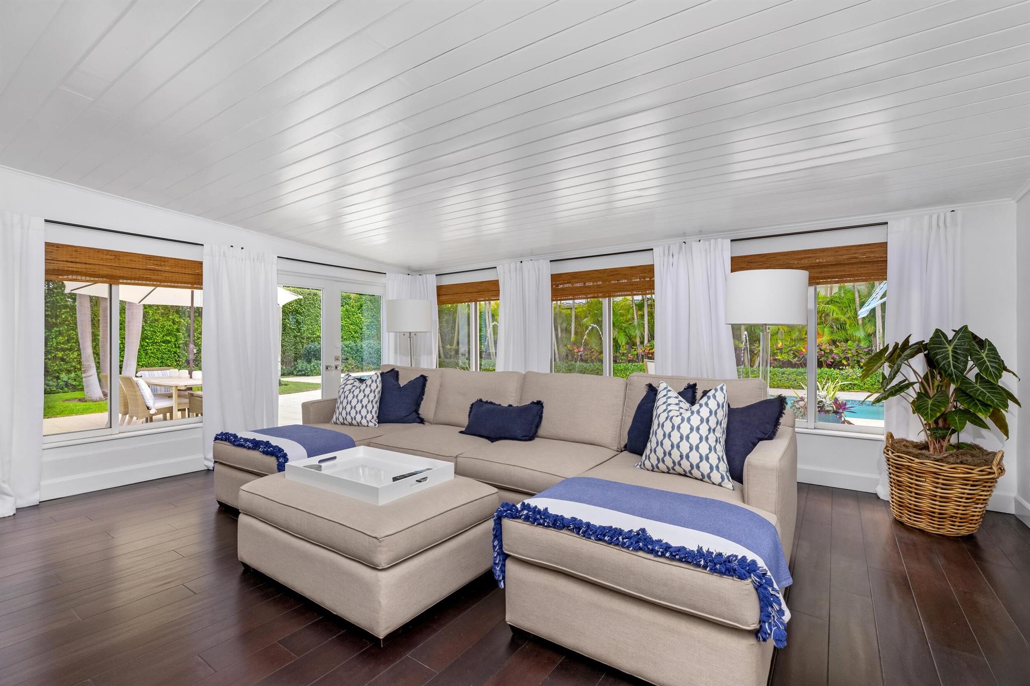 JAMAICA LANE IN - Residential