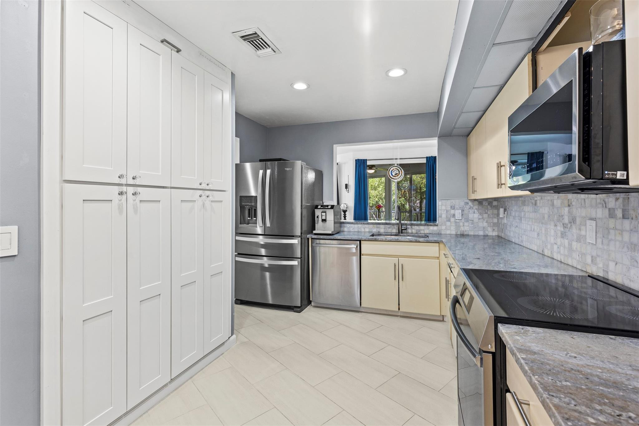 4128 W Palm Aire Drive 282A