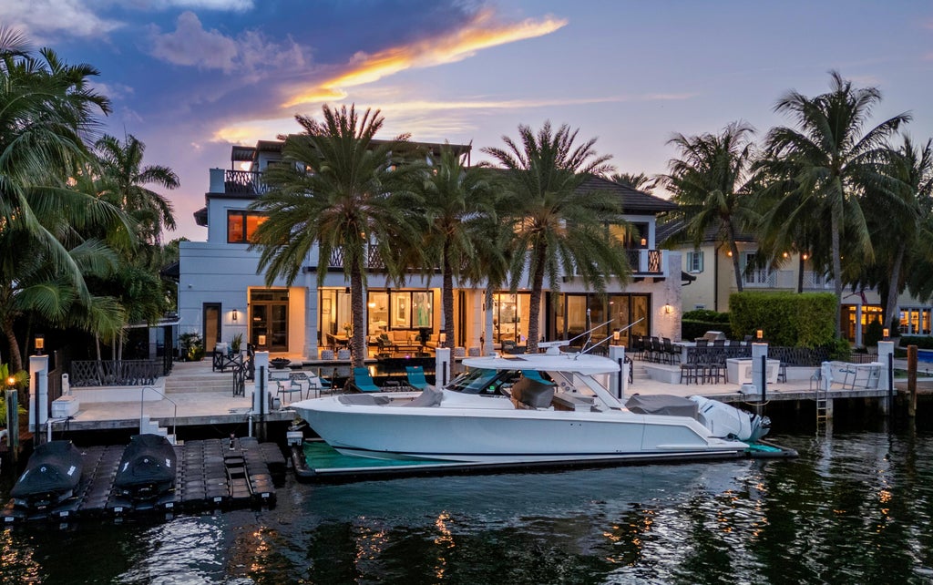 Photo of 720 ISLE OF PALMS Drive, Fort Lauderdale, FL 33301 (MLS # B26085732)