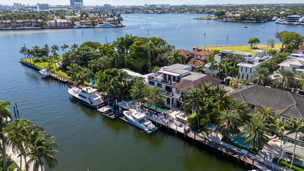 Photo of 720 ISLE OF PALMS Drive, Fort Lauderdale, FL 33301 (MLS # B26085732)