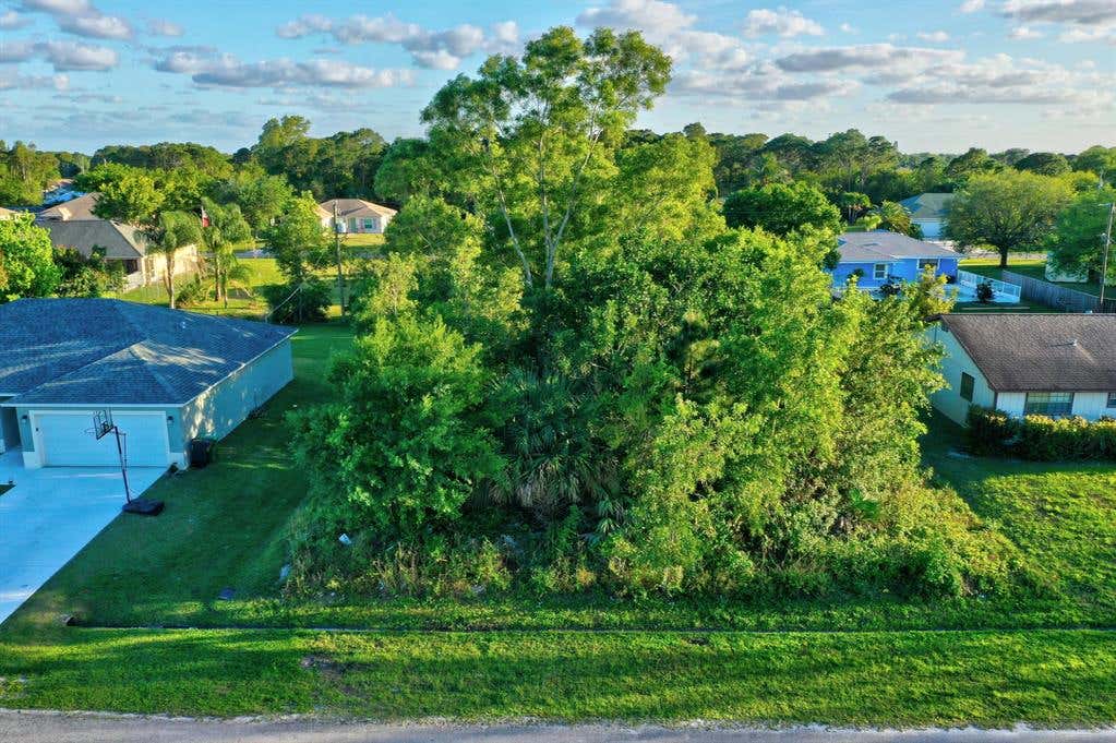 Photo of 182 SW Fairway Avenue Ave, Port St Lucie, FL 34983 (MLS # R10699920)