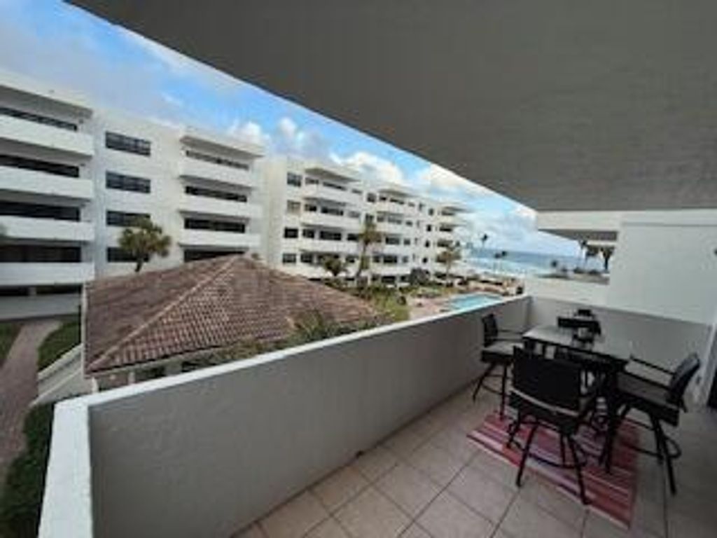 Photo of 330 SE 20th Avenue #306, Deerfield Beach, FL 33441 (MLS # B26021302)