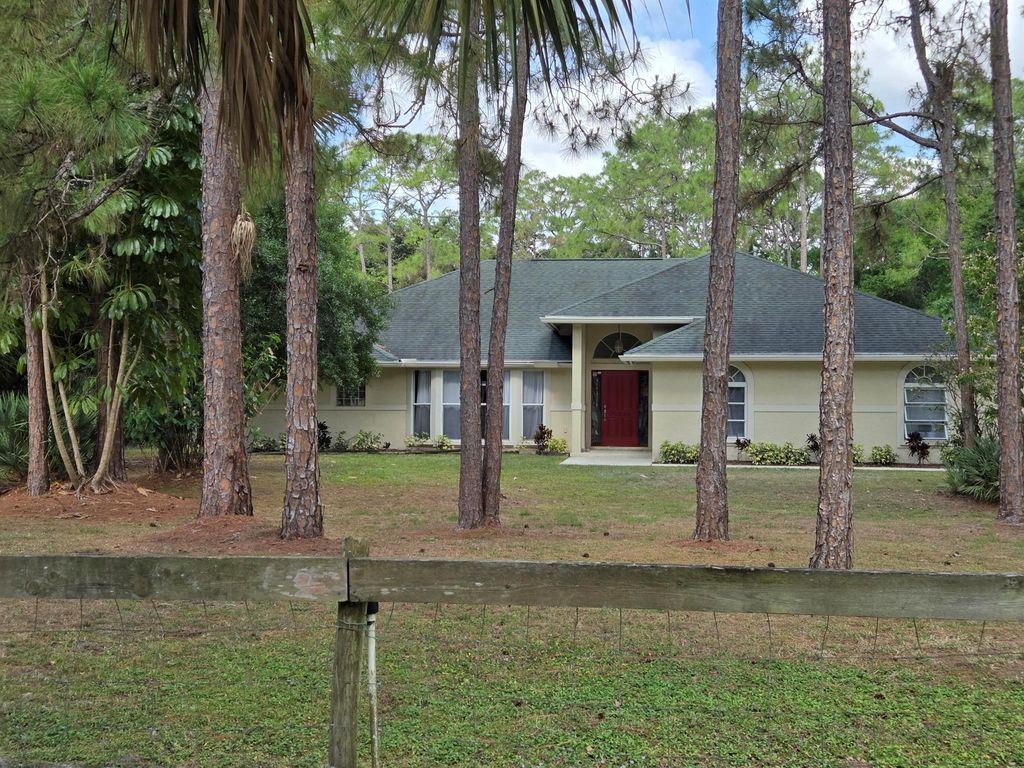 Photo of 17707 127th Drive N, Jupiter, FL 33478 (MLS # R11083535)