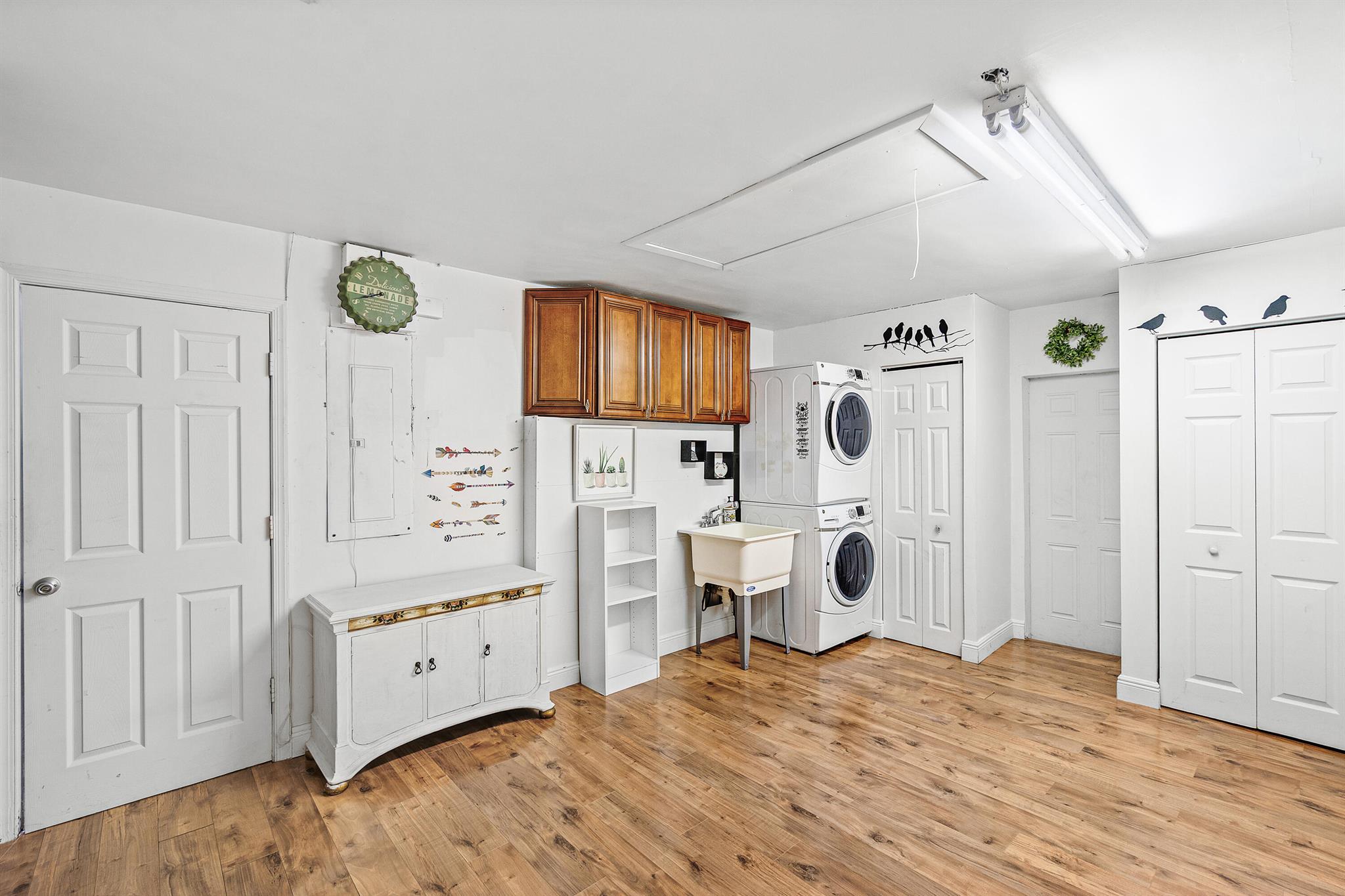 EASTWOOD OF WELLINGTON - Residential