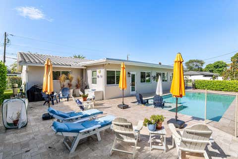 Tiny photo for 865 NE 5th Street, Deerfield Beach, FL 33441 (MLS # B26000495)