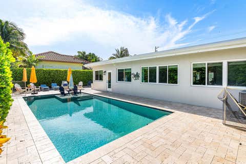 Tiny photo for 865 NE 5th Street, Deerfield Beach, FL 33441 (MLS # B26000495)