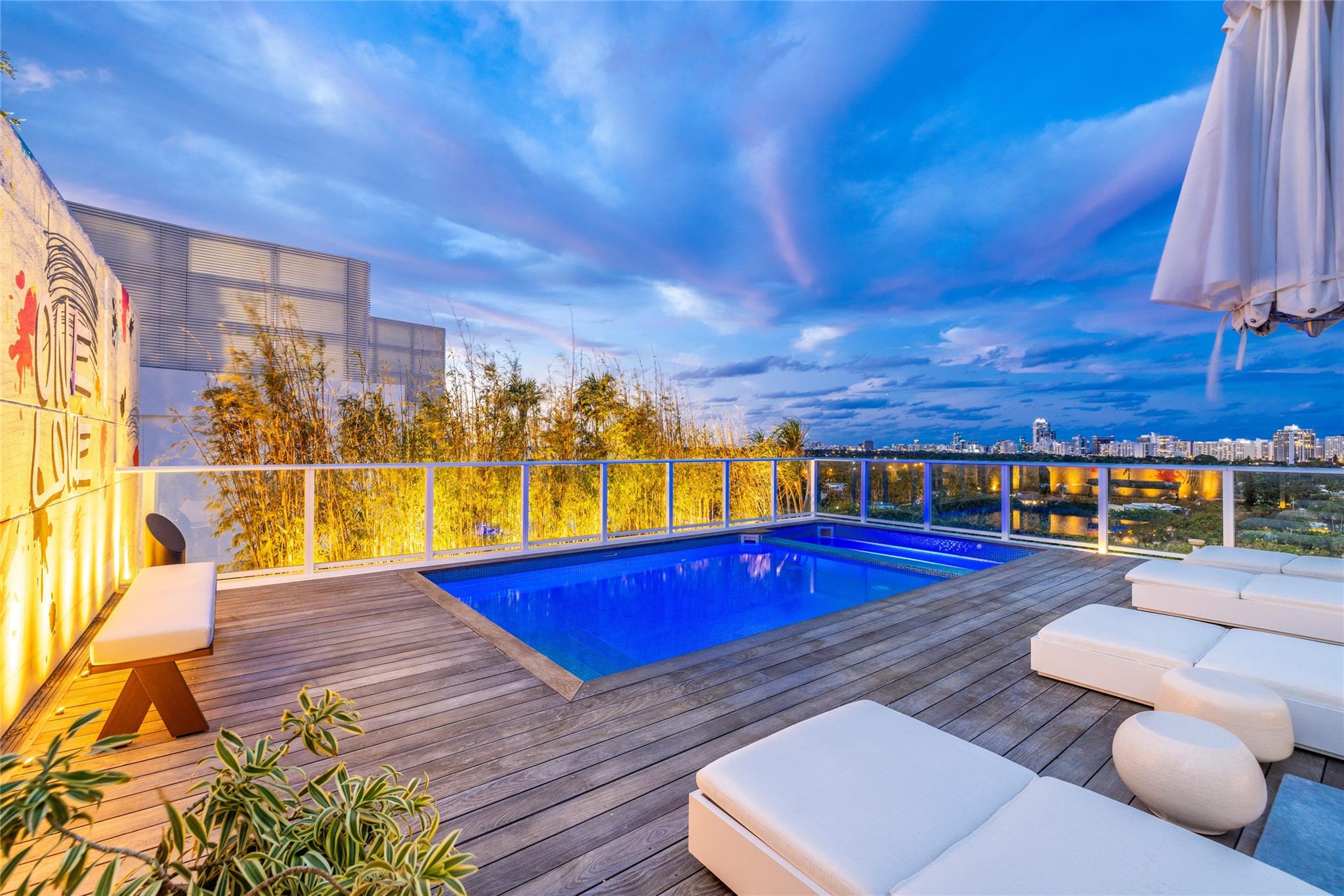 Ritz Carlton Residences - Residential